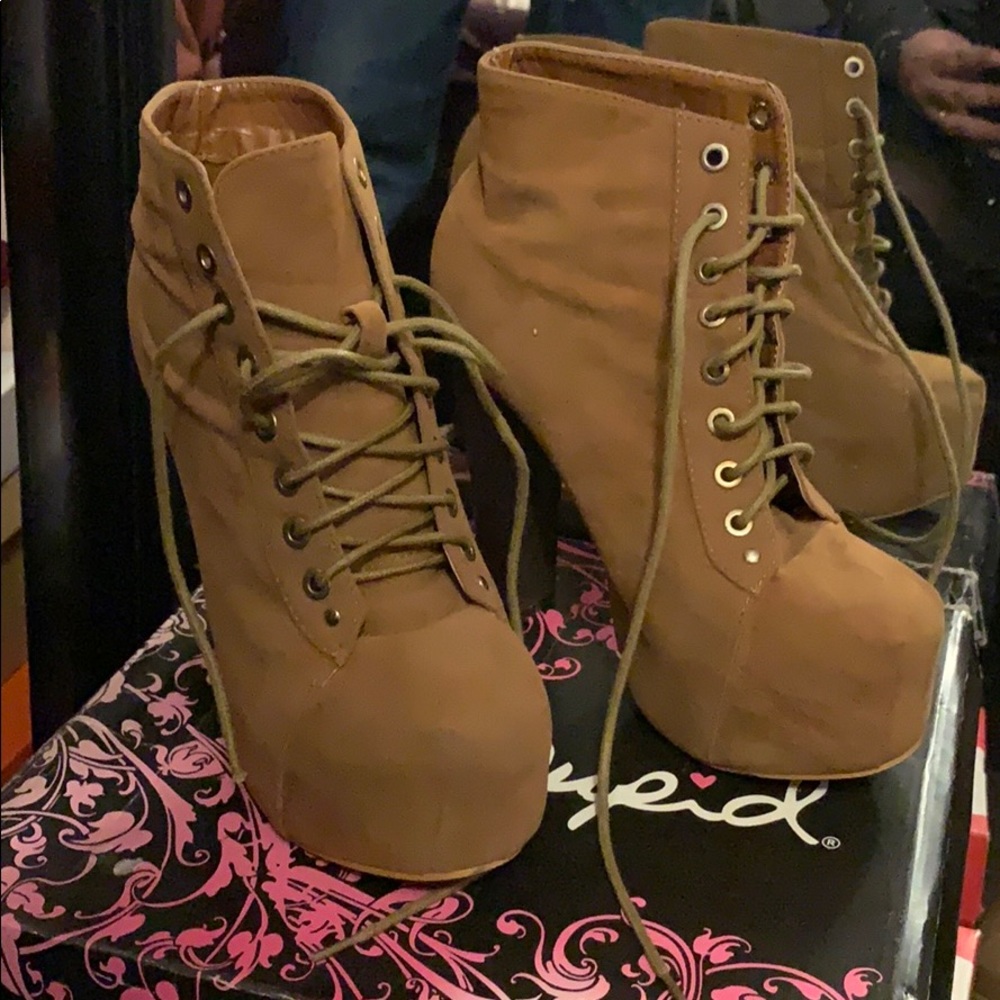 High heel boots